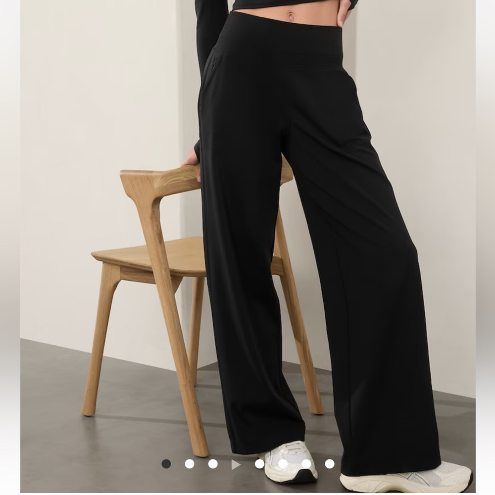 ATHLETA wide leg / dress pant / snap leg closure / size 2P black